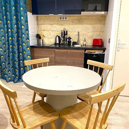 Modern And Charming Apartment - Historical Paris *